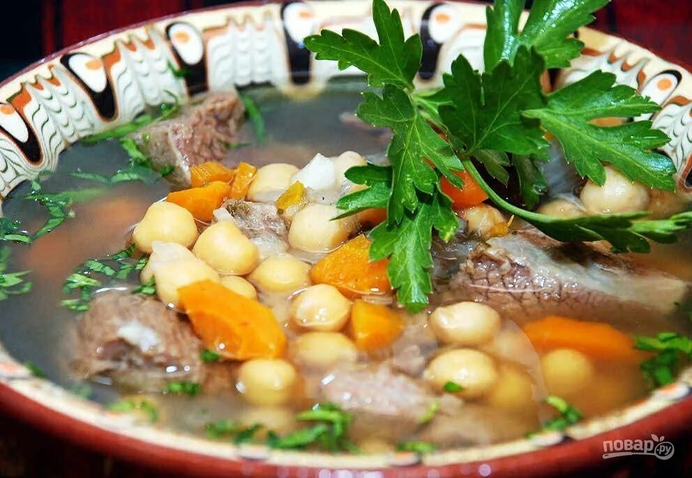 Суп с нутом. Суп из нута с мясом. Пити суп из говядины с нутом. Армянский суп с нутом и говядиной.