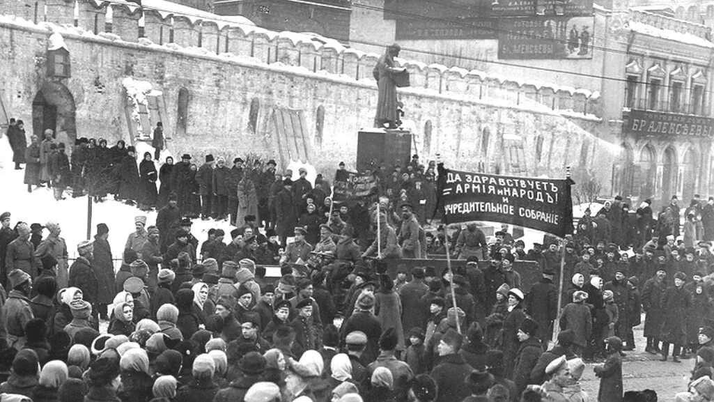 Революция в нижнем. Нижний новгород в годы революции 1917. демонстрация 1917 в нижнем новгороде. митинг в петрограде 1917. нижний новгород в 1917 году.