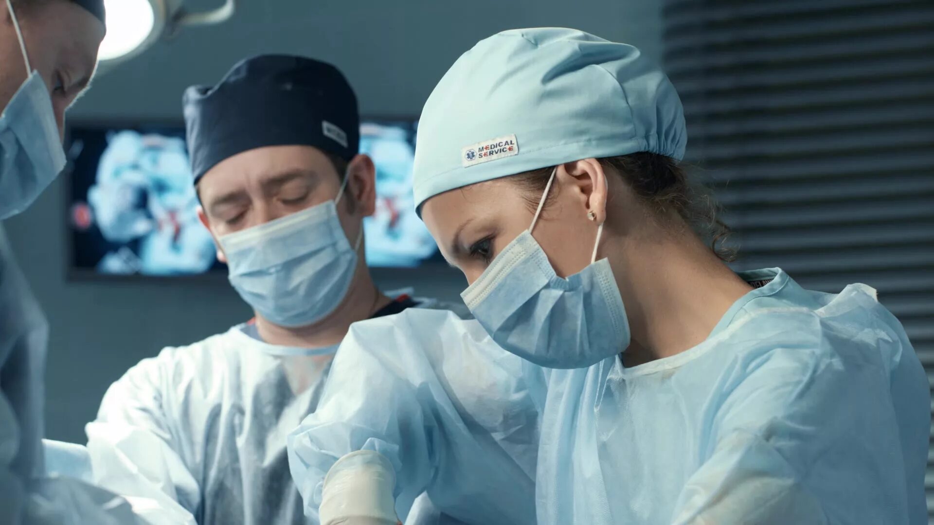 Солнце. Склиф нарочинская. Сериал склифосовский 5 сезон. Бориславец склифосовский. Элизабет ризер анатомия страсти.