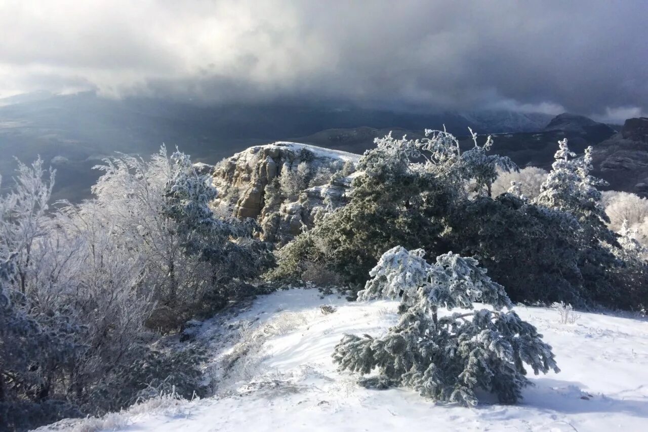 ильяс кая зимой. зимние пейзажи крыма. природа крыма зимой. крымская зима без снега. природа крыма зимой.