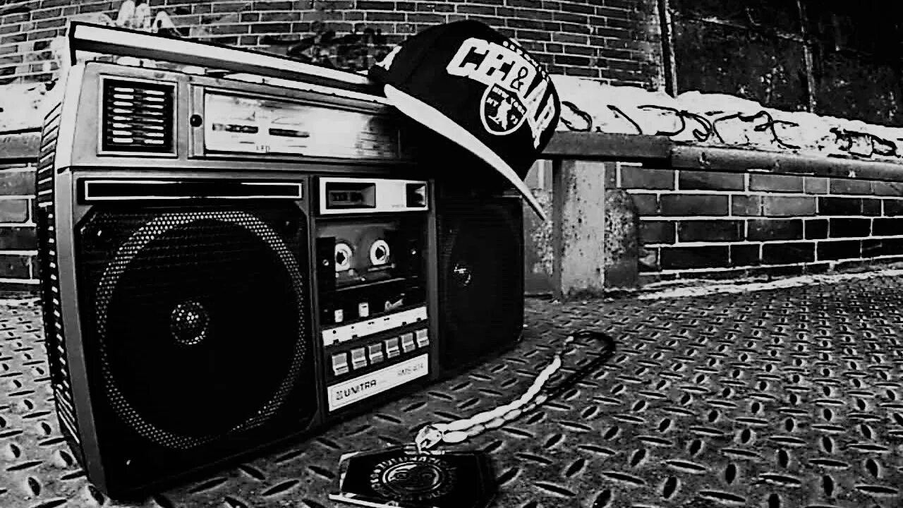 Группа mobb deep. Hip hop надпись. Уличные танцы. Девушки в стиле хип-хоп. Американская хип хоп певица.