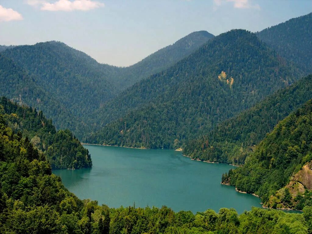 Новый афон рица. Озеро Рица Абхазия. Новый Афон озеро Рица. Озеро Рица Абхазия лето. Абхазия достопримечательности озеро Рица.