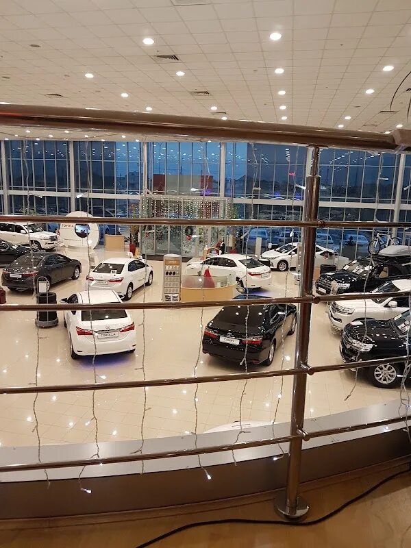 Тойота астрахань. Авто в астрахани автосалоны. Автосалон каспий. Бизнес автосалон. Аэропортовское шоссе астрахань.