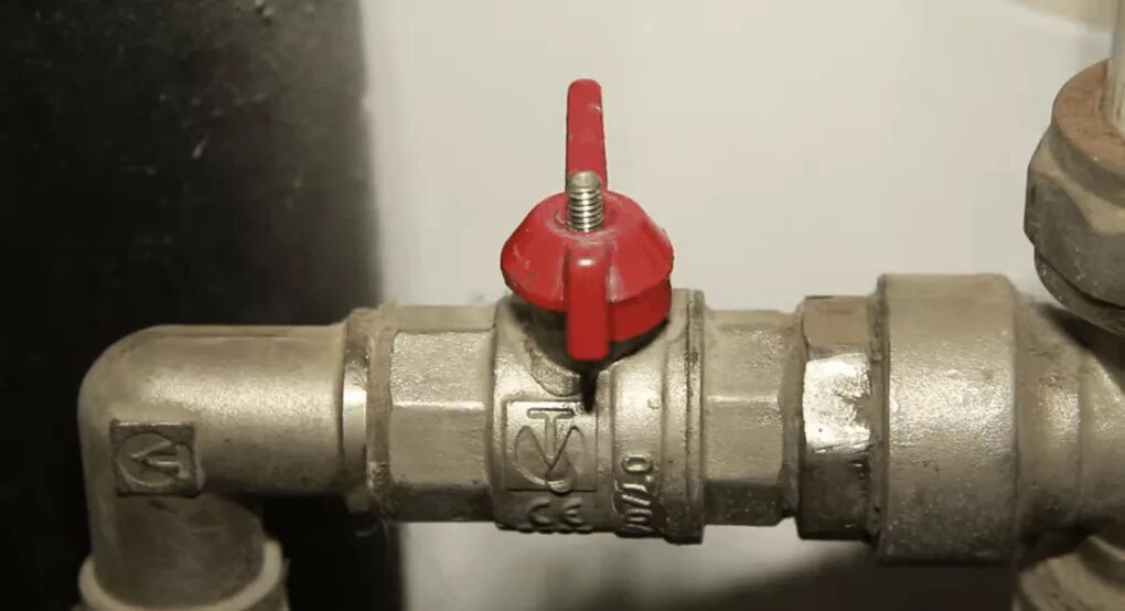 Закрытое положение шарового крана. Кран шаровый dy 600. Шаровый кран открытое положение. Шаровый кран открыт. 720.