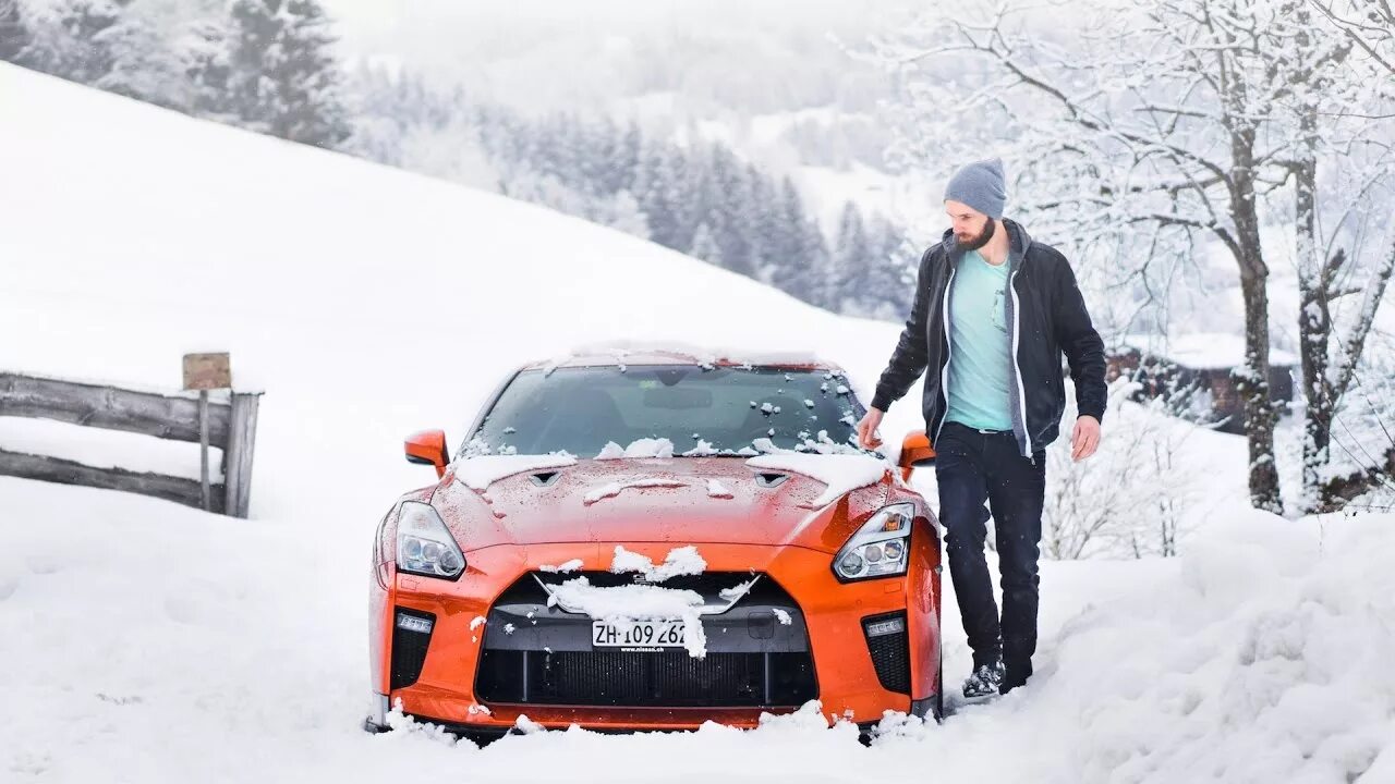 Тест драйв снег. Nissan GTR Snow. Ниссан ГТР зимой. GTR зимой. Зима GTR Nissan сугроб.