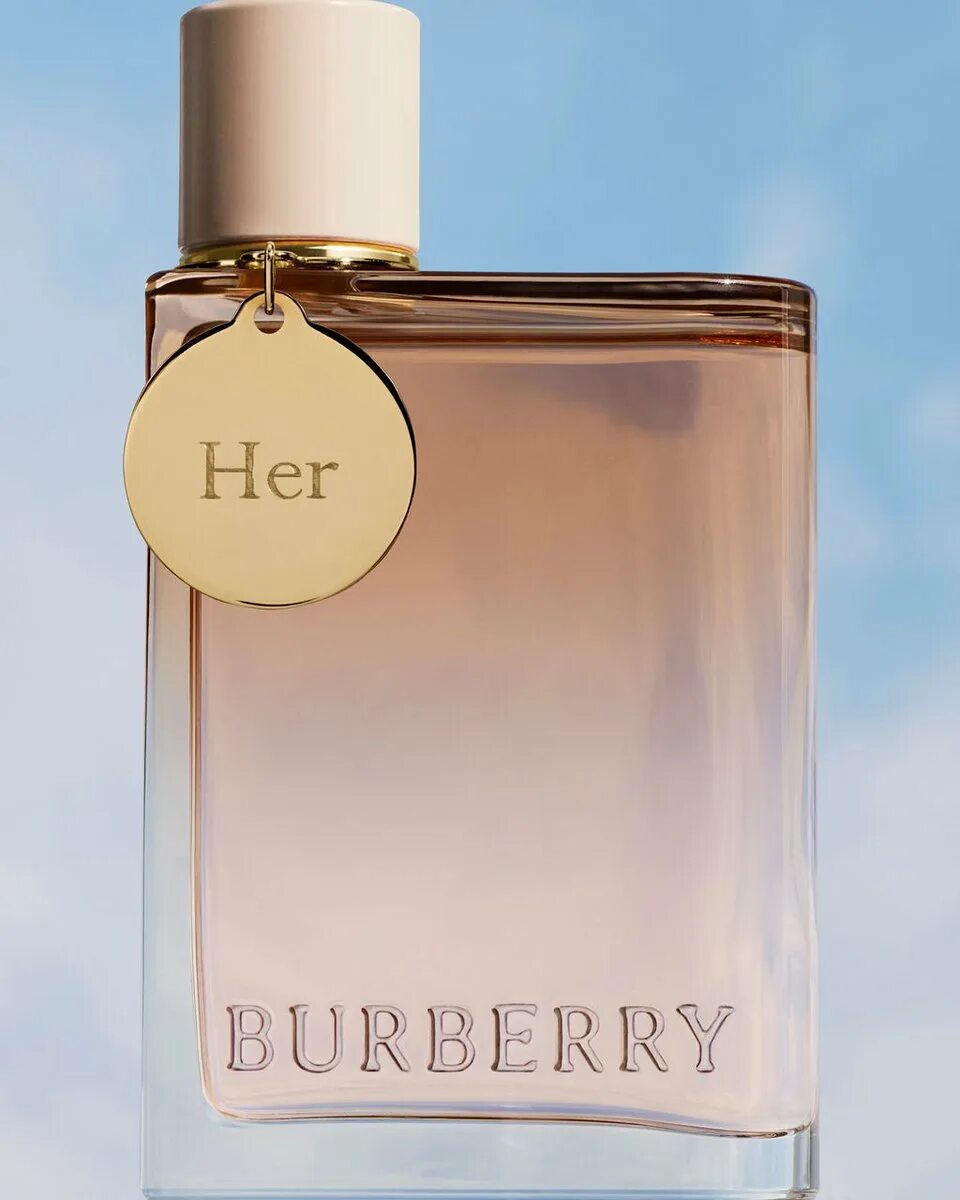 Burberry her eau de. Барбери her Интенс. Барбери Интенс духи. Духи Берберри her intense. Burberry her Scent.