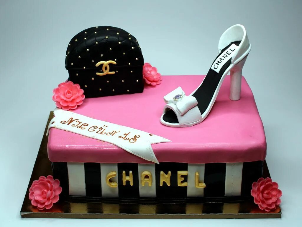 Торты на день рождения девушке 20. Торт для девушки. Торт на день рождения девушке. Торт на день рождения девочке 20 лет.