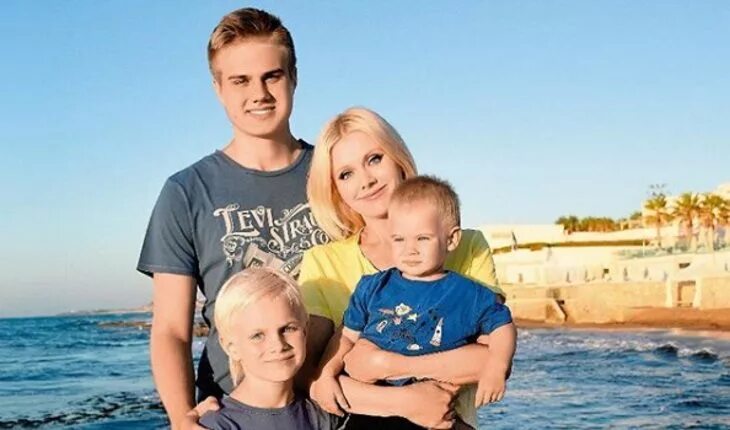 Певица Натали показала снимки первенца в детстве, поразив сходством с ним