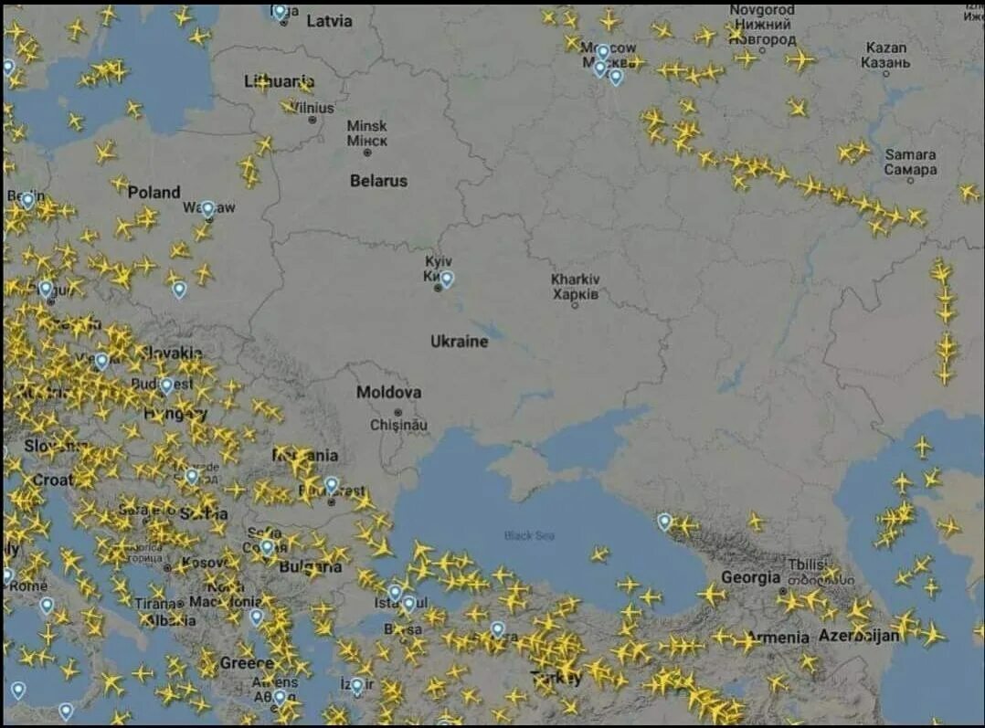 Карта полетов самолетов. Карта полетов. Карта полётов самолётов. Закрытое воздушное пространство на карте. Карта полетов военных самолетов.