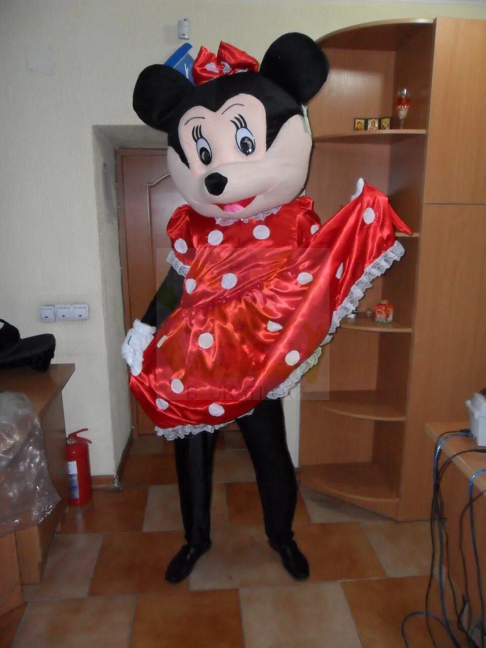 Костюм хаги-ваги для аниматоров. Ростовые костюмы аниматоров. Ростовая кукла зебра из мадагаскара. Ростовая кукла минни маус. Ростовые костюмы аниматоров.