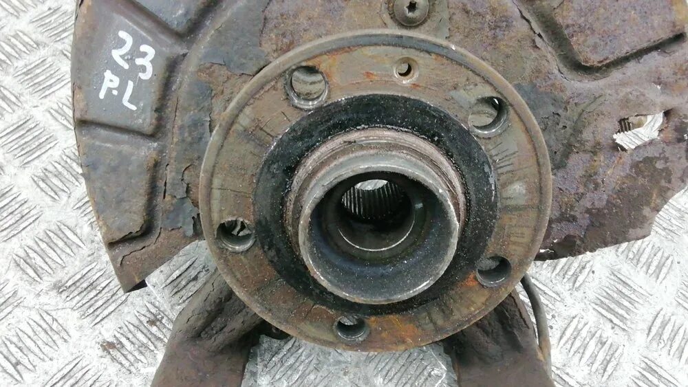 Ступица передняя шкода октавия а5. Ступица передняя шкода а5. Ступичный подшипник сеат леон 2. Передняя ступица октавия а5. Ступица передняя шкода а5.