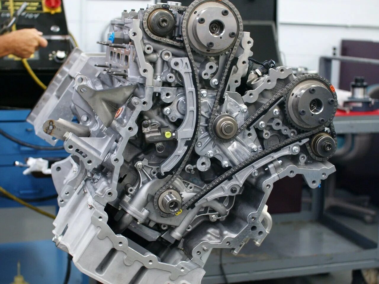 Двигатель форд эксплорер 5. Ford 3.5 ecoboost двигатель. ford ecoboost 2.3. цепь грм форд эксплорер 3.5. двигатель форд эксплорер 3.5.