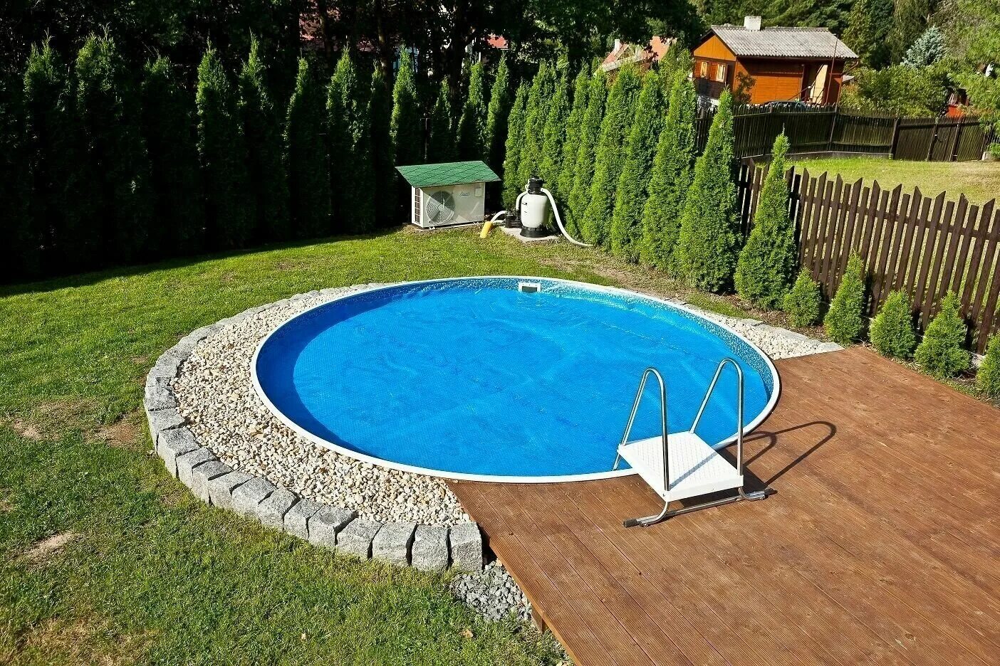 бассейн на дачном участке. подиум для каркасного бассейна. место под бассейна. бассейн на дачном участке. каркасный бассейн на даче.