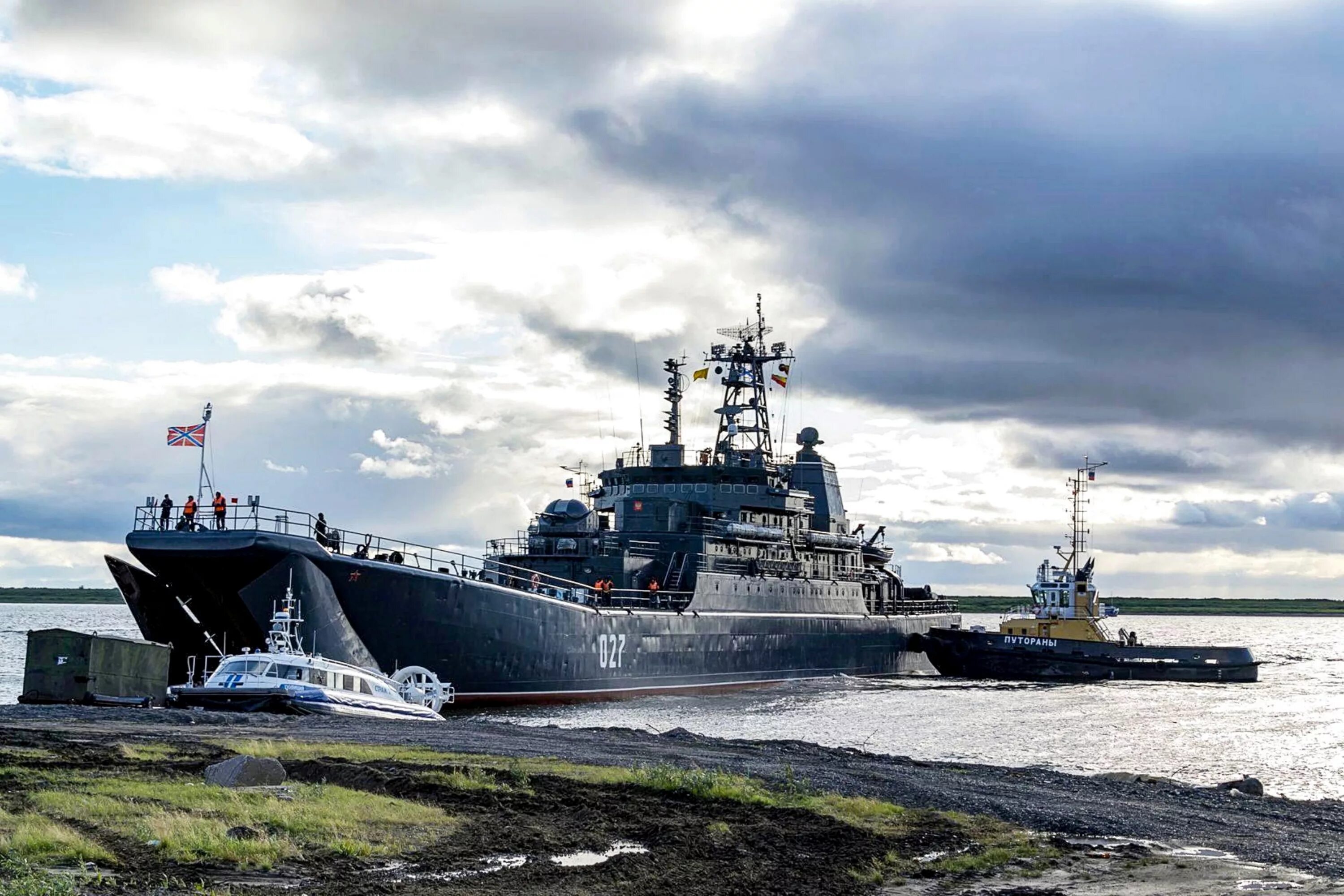 БДК-182 «Кондопога». БДК Кондопога корабль. Северный флот корабль Кондопога. БДК 027 Кондопога.