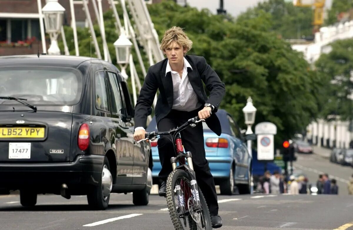 громобой. дэмиэн льюис громобой. громобой. алекс райдер громобой. сара болджер и алекс петтифер.