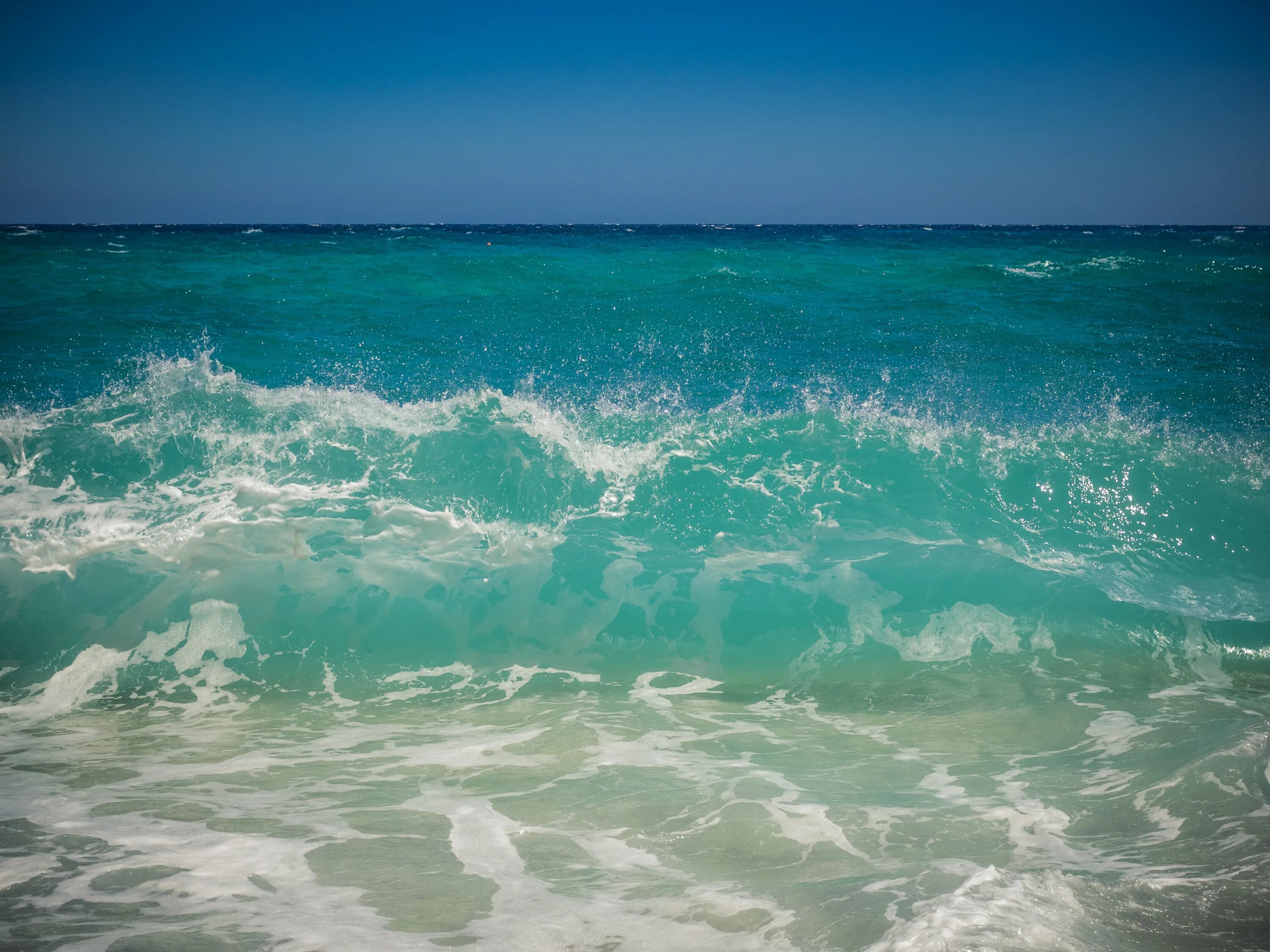 Море. Море цвета морской волны. Море с воздуха. Море картинки.