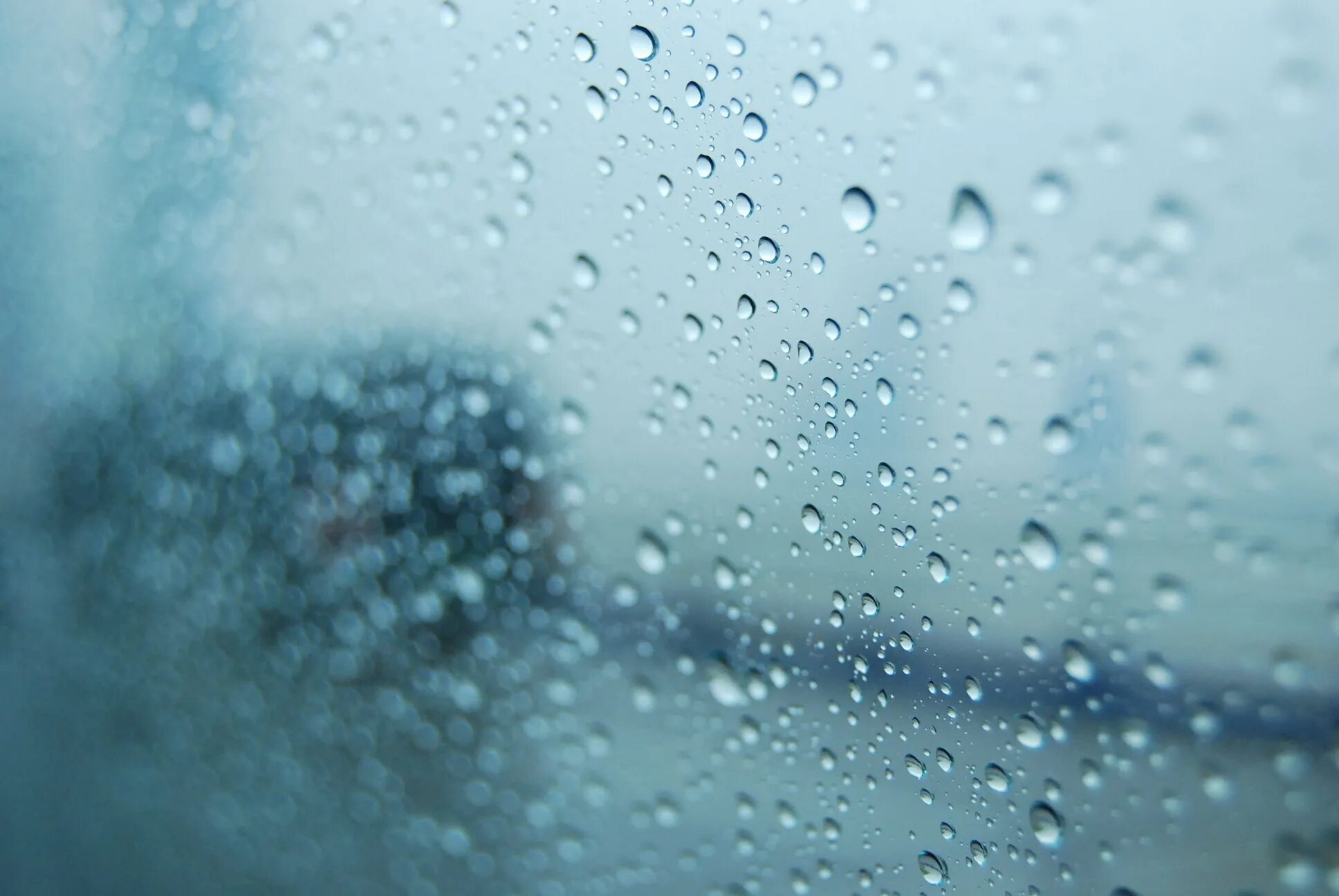 Крупные капли дождя падали. Капли на стекле. Капельки дождя. Капельки дождя картинки. Капли дождя на окне.