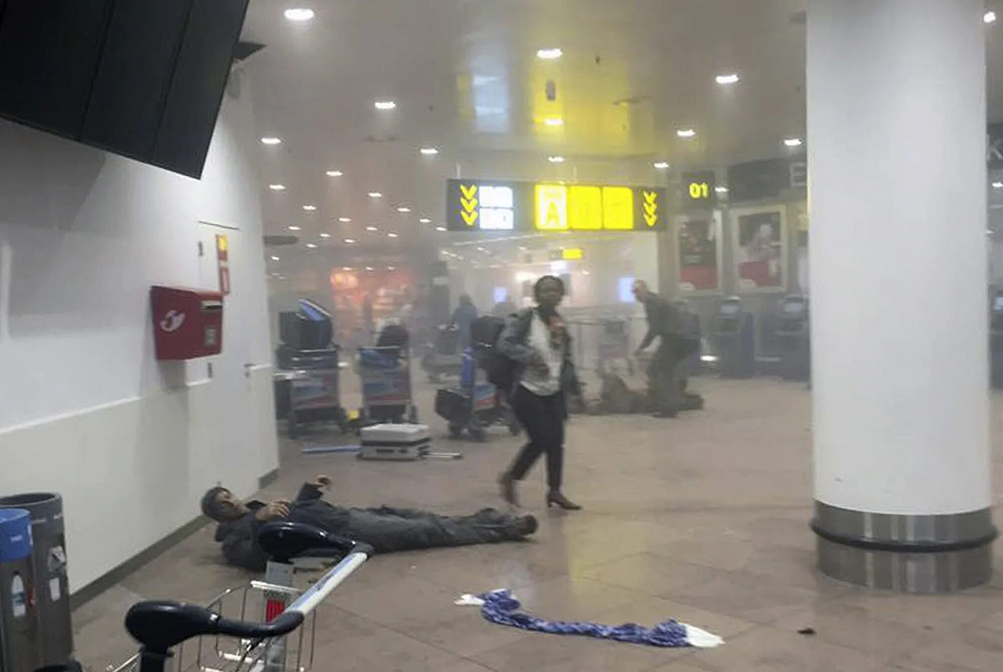 Борьба с терроризмом в аэропортах. Ограбление в аэропорту в Брюсселе. Теракт в Брюсселе в школе.