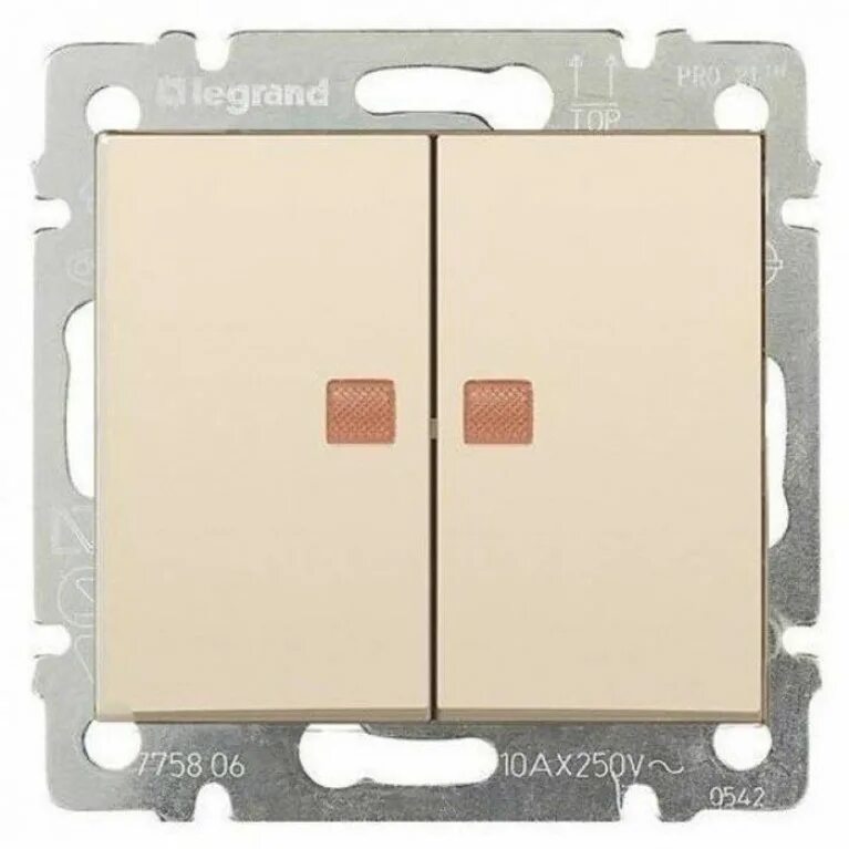 Legrand 774310. Подсветка выключателей legrand valena. Выключатель легран одноклавишный. Valena classic кнопка для звонка. Выключатели легран валена с подсветкой.