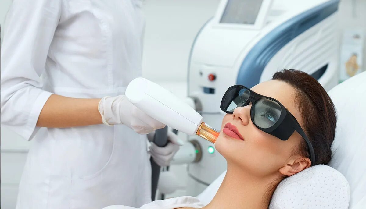 Лазерное удаление акне. Лазерное фотолечение акне. Аппарат m22 resurfx. Лазерное фотолечение акне. Карбоновый пилинг др после.
