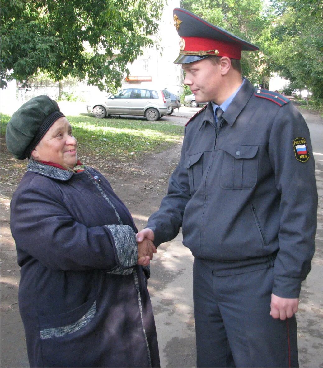 Полиция и граждане. Участковый милиционер. Участковый уполномоченный. Участковые уполномоченные полиции. По населению участковый