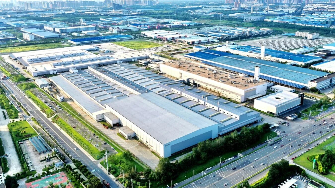 Manufacturing plant. Volvo Chengdu. Завод Вольво в Китае. Завод Вольво в Швеции. Завод будущего.