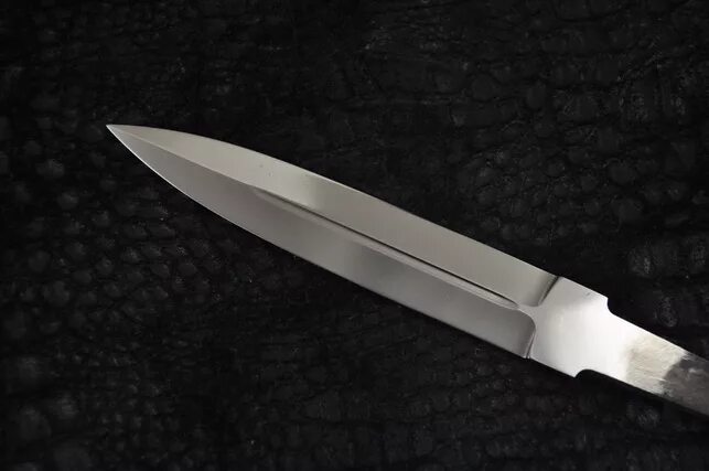 Купите клинок из стали. Сталь д2 для ножей. Клинок,сталь d 2. Pegasi. Нож Кабун сталь д2. Сталь d2 патинированная.