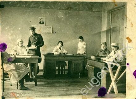 С РУБЛЯ 1930е-40е Мед Комиссия призывников мужчина военный врачи медицина довоен