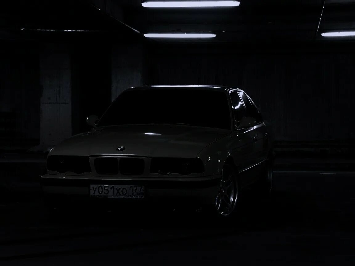 BMW e34 ночью. BMW m5 e34 ночью. БМВ е34 чёрная бункер. BMW m5 e34 Black. Телефон е34