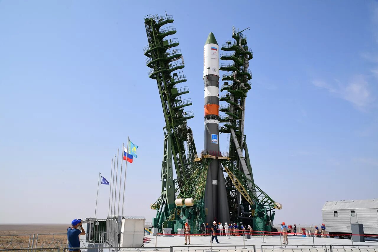 Пусковая площадка ракеты. Пусковая площадка ракеты. Стартовый стол рн союз. Стартовый стол рн союз. Стартовая площадка космодрома байконур.