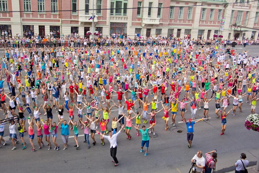 2 июня 2016 г. Новосибирск жара 2022. День города НСК. Новосибирск днем. Праздник день города Новосибирск.