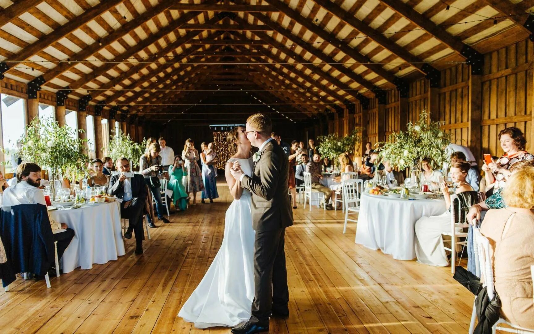 свадебный ресторан. банкетный зал вилла ротонда москва. паризьен, москва, ленинградский проспект. гуси-лебеди ресторан москва. ресторан банкетный зал москва.