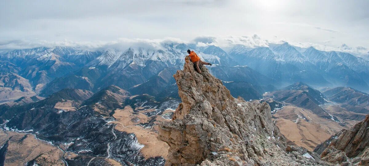 Почему любят горы. Пик Хрищатого. Пик Гагарина в Дагестане. Вид с вершины горы.
