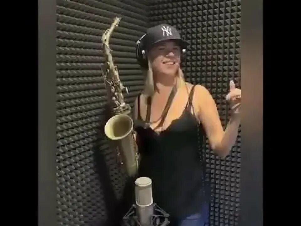 Настя саксофон слушать