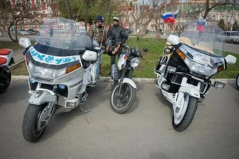 Мотоцикл весит