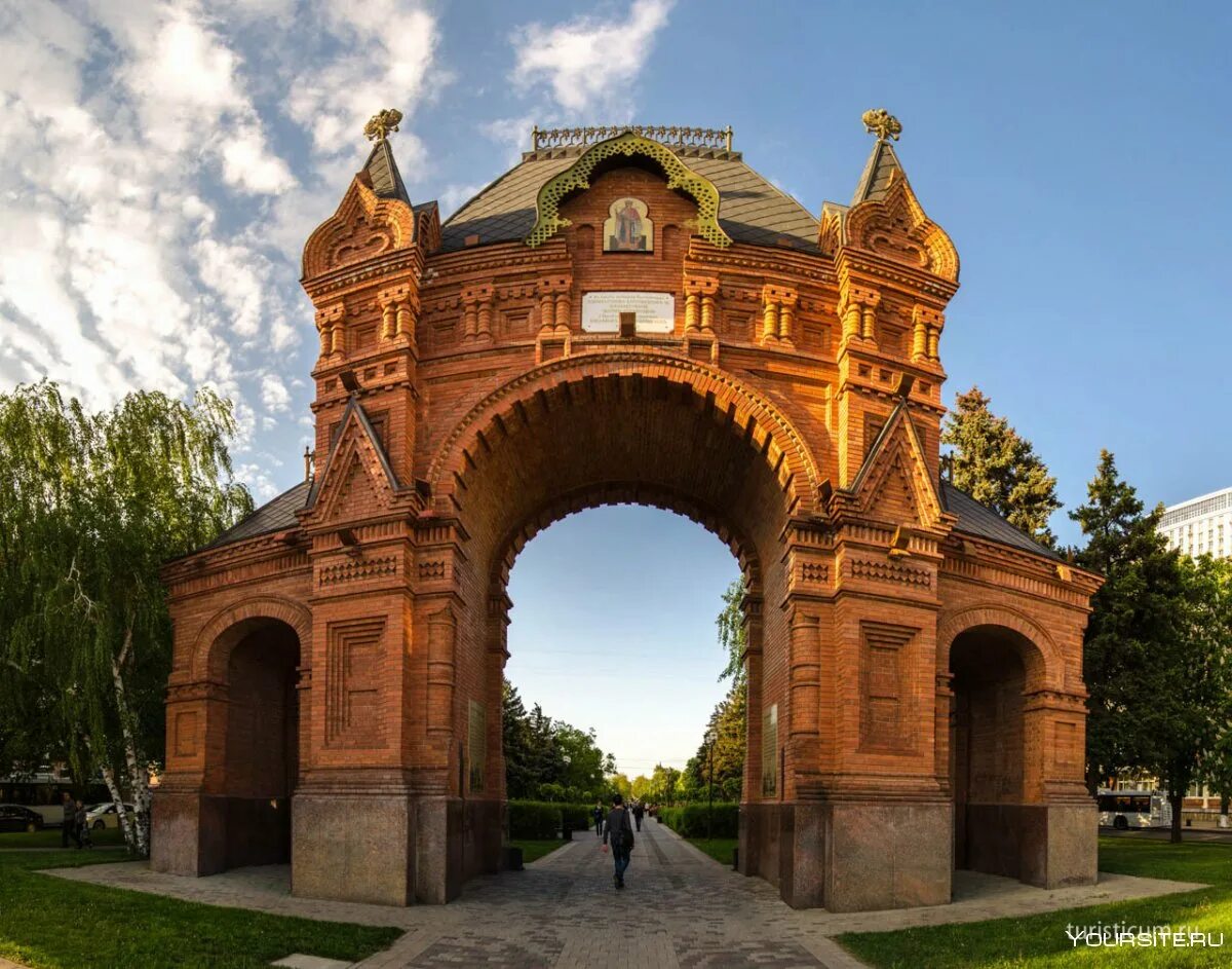 Александровская Триумфальная арка (царские ворота). Александровская Триумфальная арка в Краснодаре. Екатерининская арка в Краснодаре. Александровская Триумфальная арка (царские ворота), Краснодар.