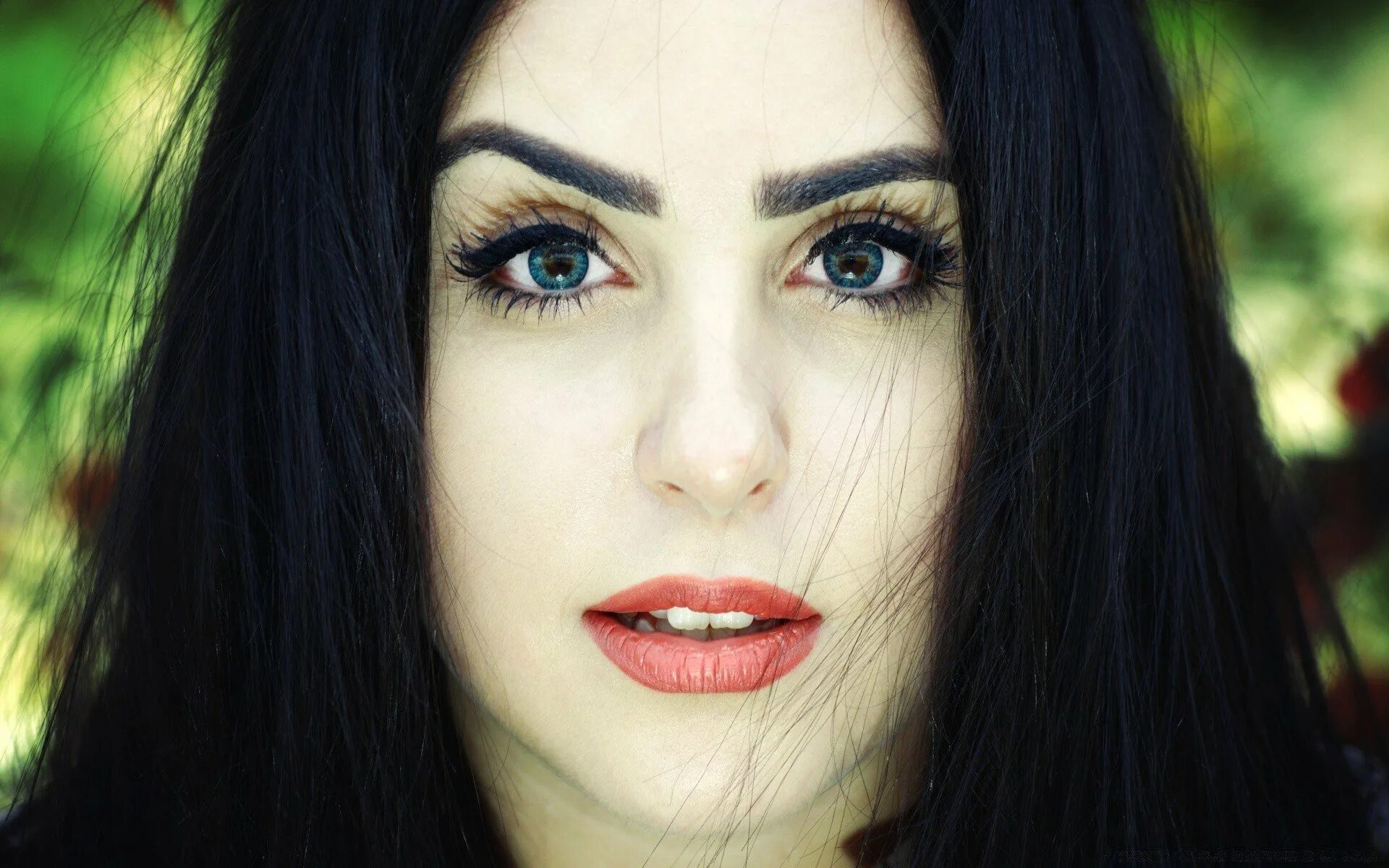 Нос армянки. Джамилян цагик. Армянские глаза. Татуаж бровей для брюнеток. Вечерний макияж.