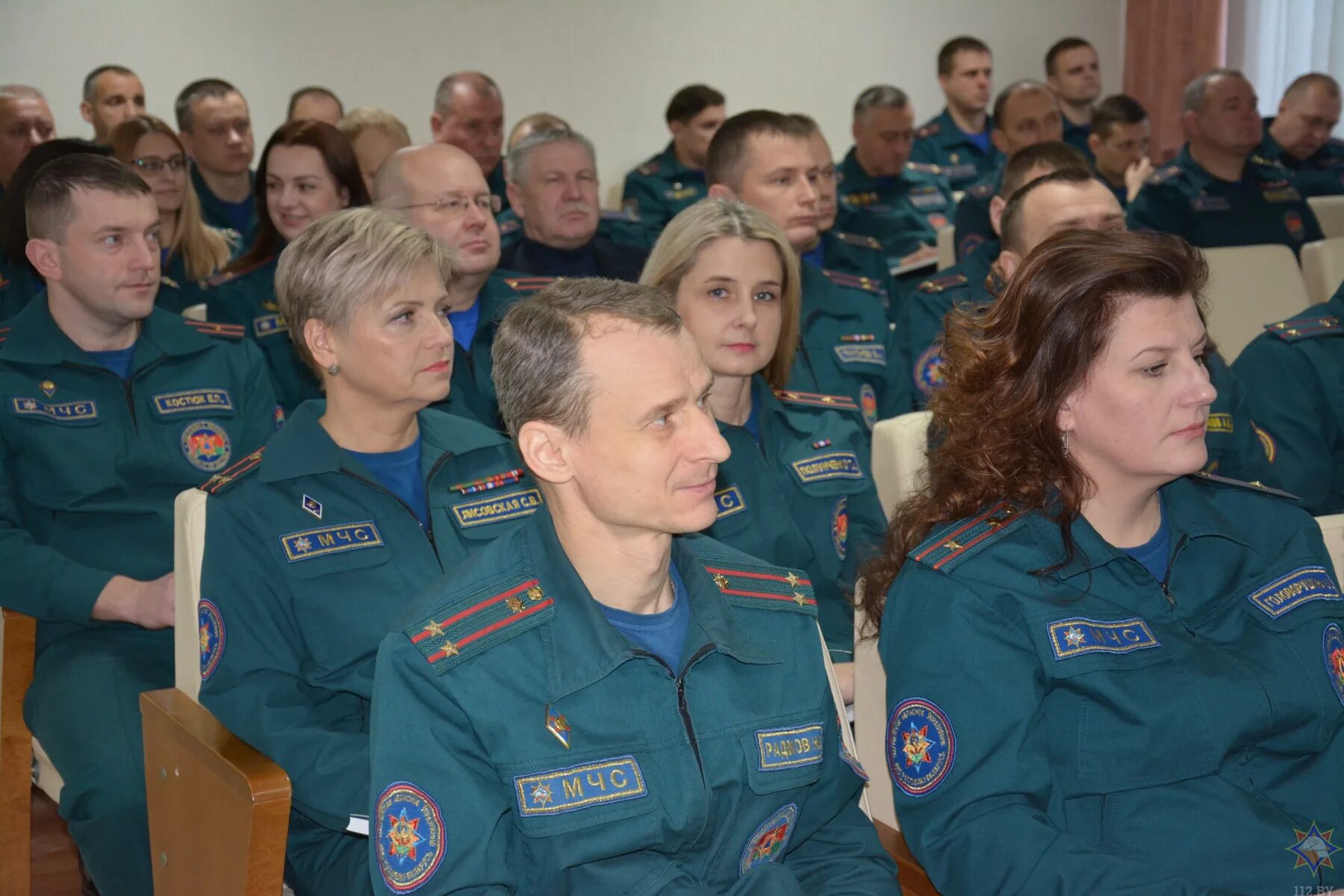 Могилевское управление мчс. Заместитель курского начальника мчс андреев. Мартынов зам министра мчс. Знак офицерское собрание. Областное управление мчс.