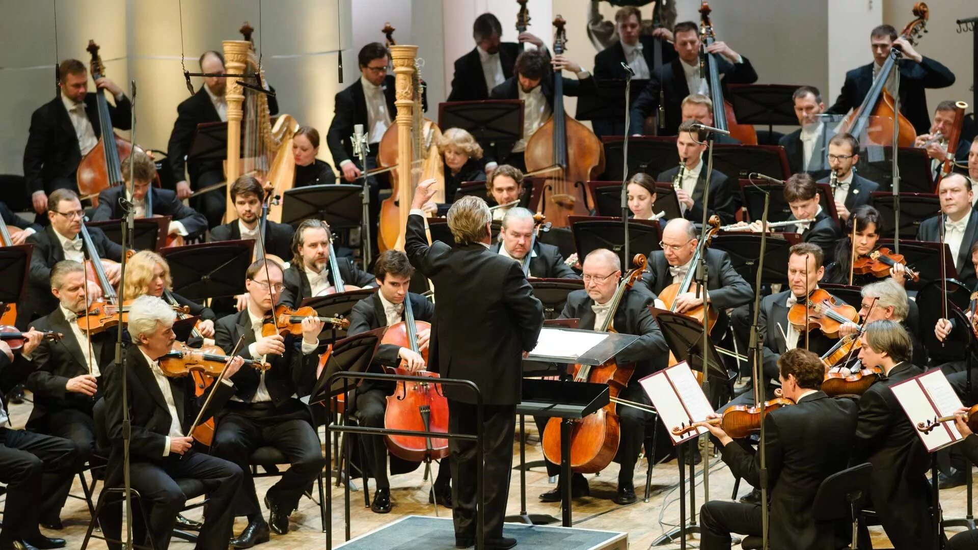 Orchestra. Симфония оркестр. Дирижер симфонического оркестра. Музыканты оркестра. Классический концерт.