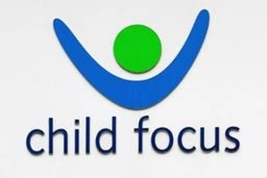 Child focus. Focus logo. Focus Hayat лого. Фокус логотип баннер. Focused.