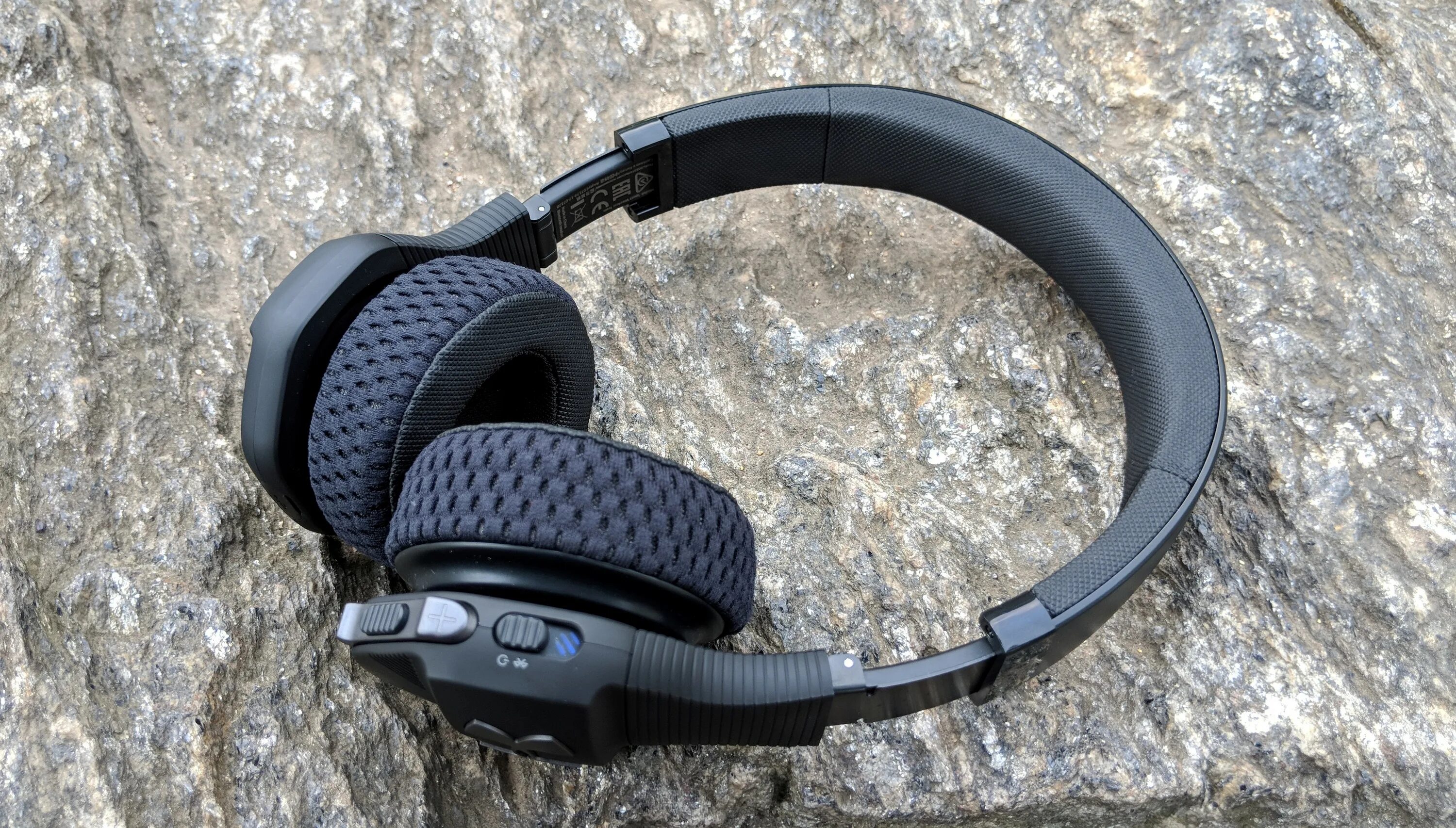 Jbl sport wireless. Наушники JBL under Armour Project Rock. JBL under Armour Sport Wireless Train. JBL X under Armour. JBL Sport Headset.