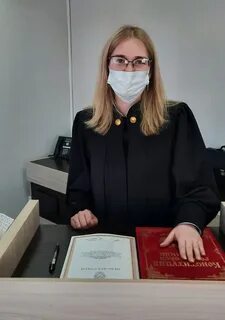 Жюри приняло или приняли