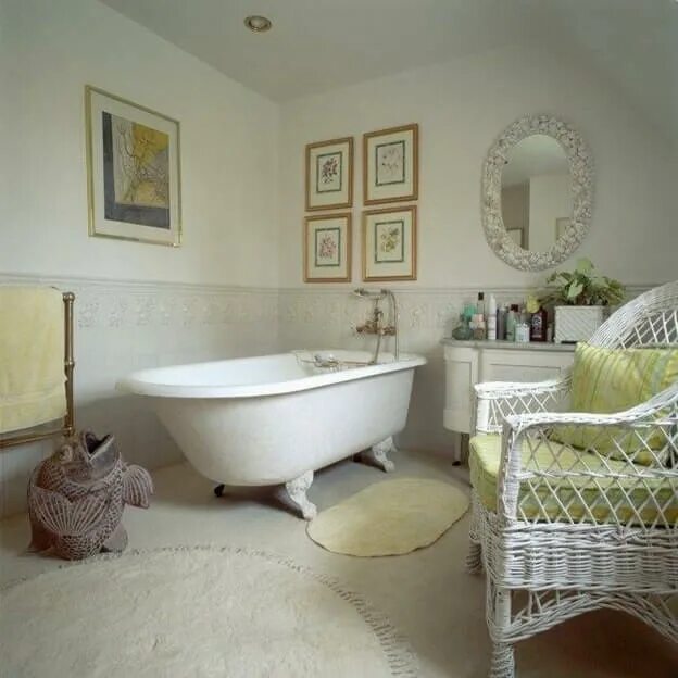 Ванная комната ванна на ножках. Ванная в стиле Прованс. Ванная комната в стиле Прованс. Ванна на ножках в интерьере. Пол в ванной комнате в стиле Прованс.