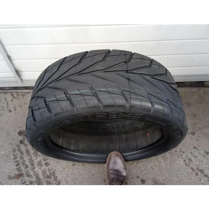 Шины полуслики. Шины extreme vr1. Extreme vr1 Type шины r18. Extreme vr1 255/35 r18. Шины экстрим vr1 Type-s.