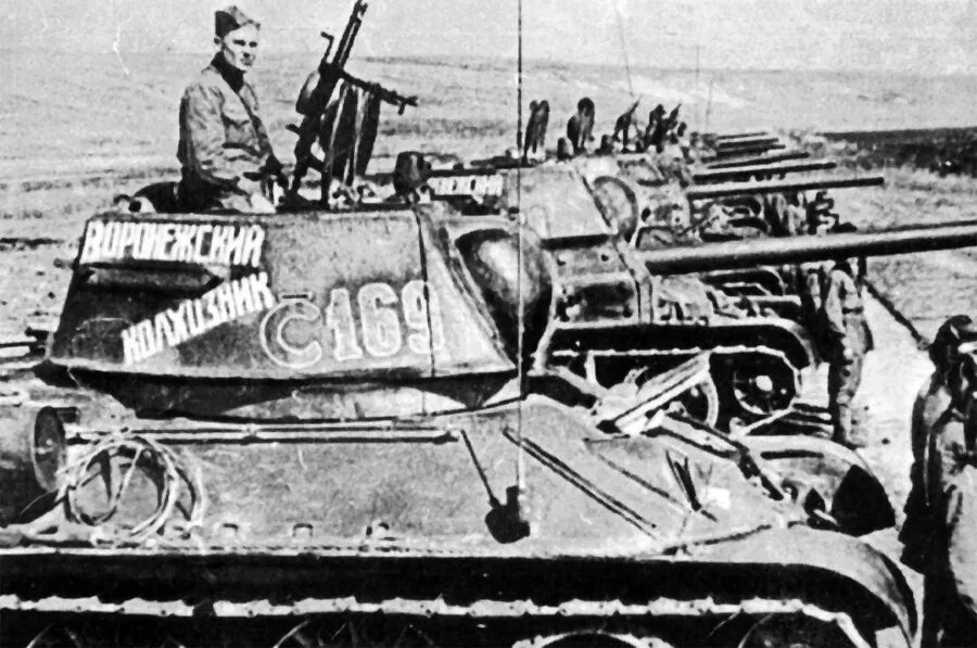танковая колонна колхозник татарии. танковая колонна горьковский комсомол. танки т34 великой отечественной войны. танковая колонна ссср 1941. экипаж т 34 85.
