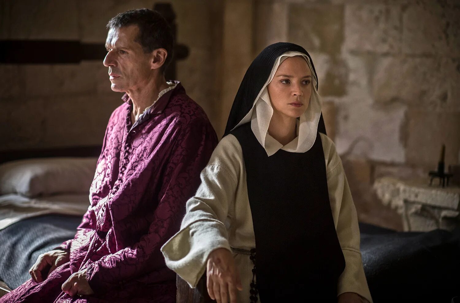 искушение отзывы. искушение пола верховена 2021. искушение / benedetta (2021). искушение (бенедетта) / benedetta (пол верховен / paul verhoeven) 2021. искушение 2021 пол верховен.