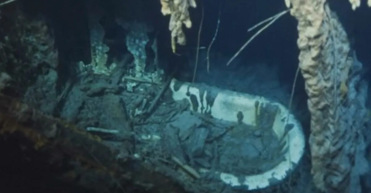 Затонувший Титаник 2020. Титаник под водой 1912. Затонувший Титаник 2022. Подводный музей Британик.