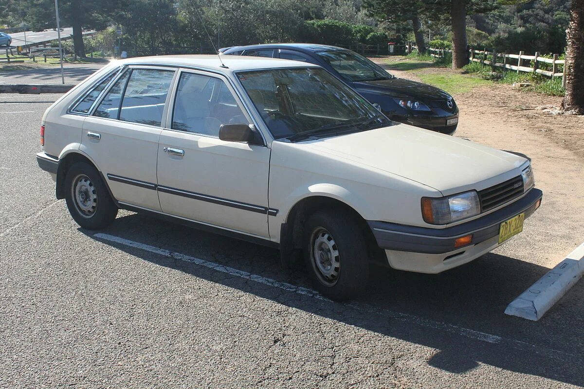 Mazda 323 1986. Mazda 323 bf хэтчбек. Mazda 323 хэтчбек 1986. Mazda 323 1987 хэтчбек. Мазда 1986