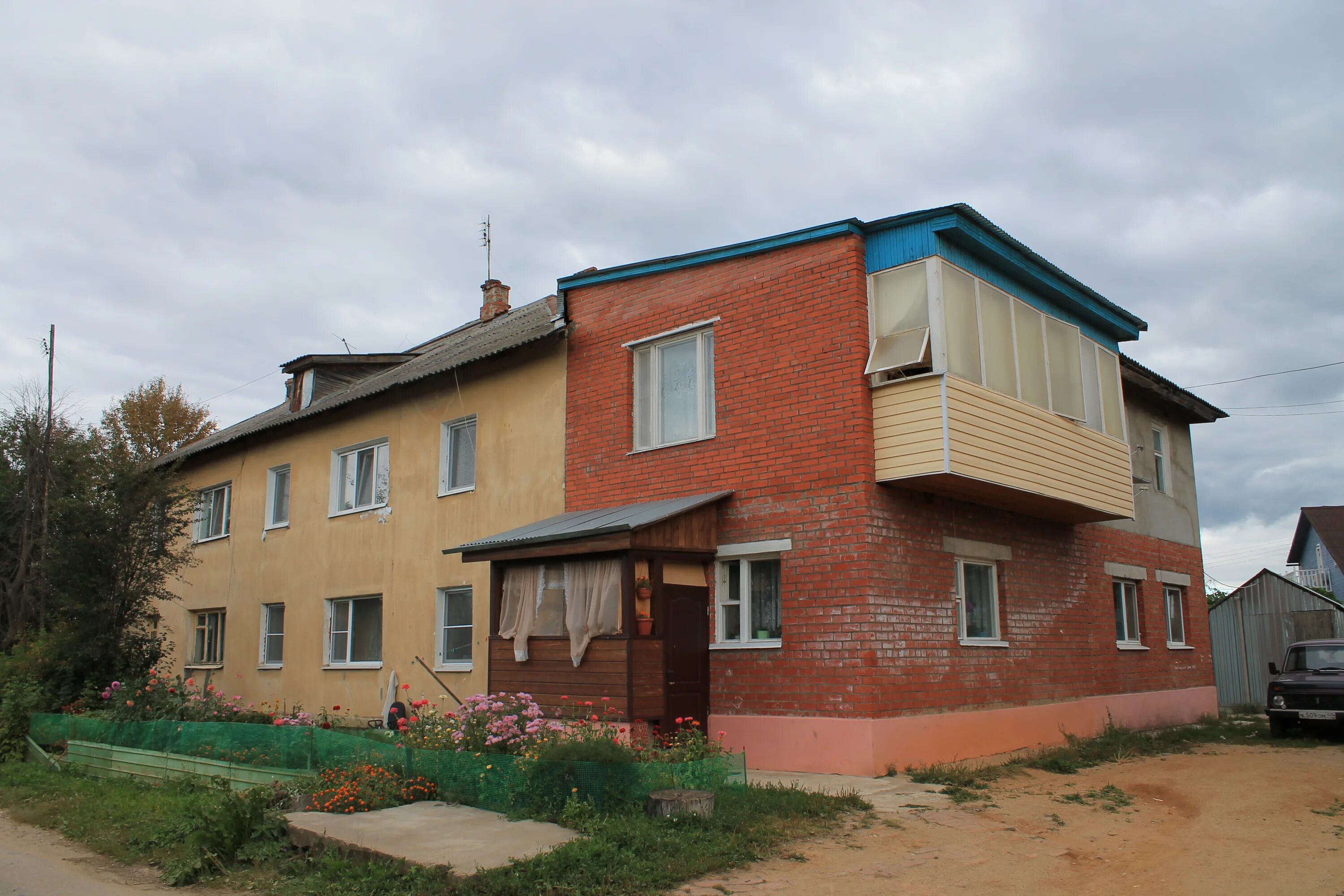 File:Жилой дом по ул. Комсомольская, 29 Таруса 2021.jpg - Wikimedia Commons