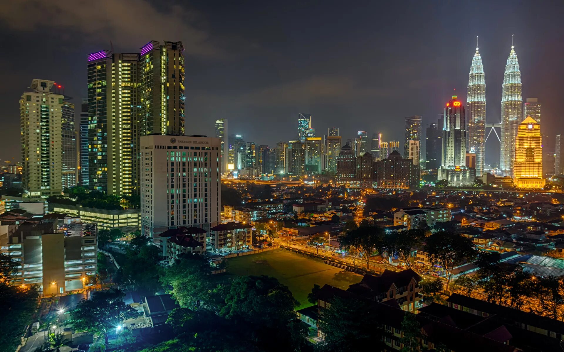 Куала лумпур перевод. Малайзия столица Куала-Лумпур. Малайзия Kuala Lumpur. Федерация Малайзия Куала Лумпур. Ночной Куала Лумпур.